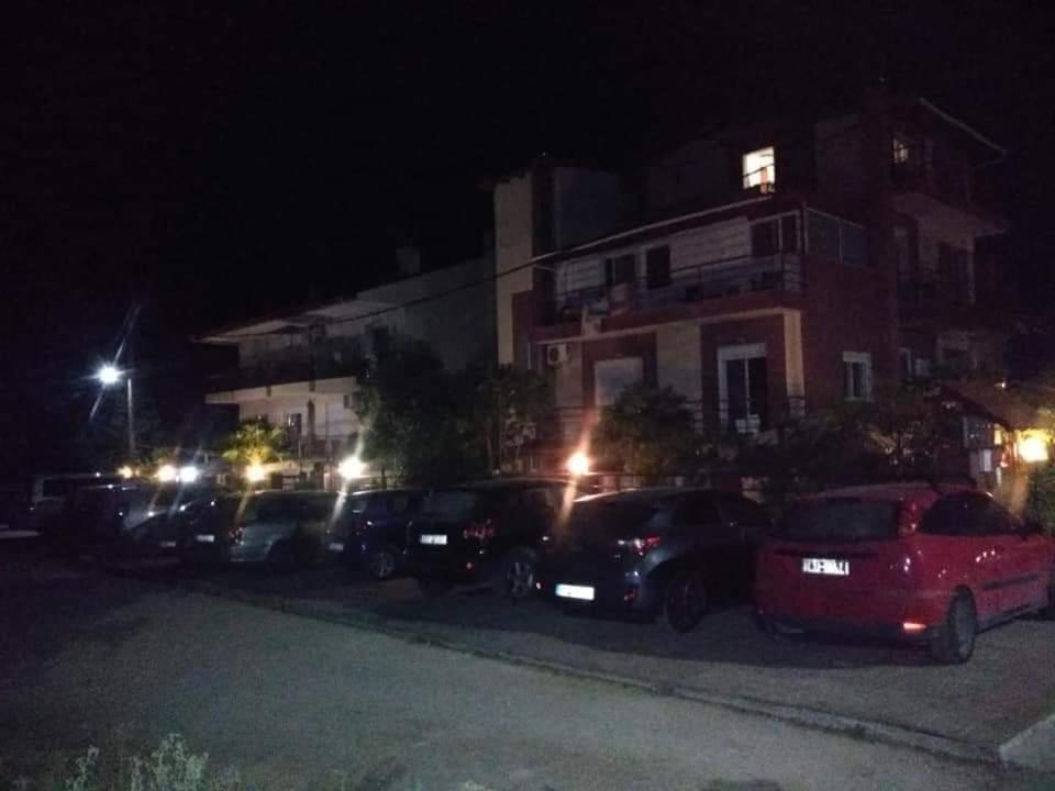 Blue Moon Accommodation Неа-Миханиона Экстерьер фото